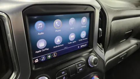 More photos of 2020 GMC Sierra 1500 Elevation at Auto Boutique Ohio, OH