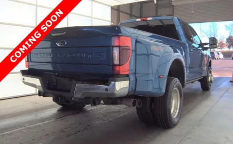 More photos of 2022 Ford Super Duty F-350 DRW LARIAT at Auto Boutique Ohio, OH