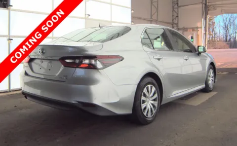 More photos of 2021 Toyota Camry Hybrid LE at Auto Boutique Ohio, OH