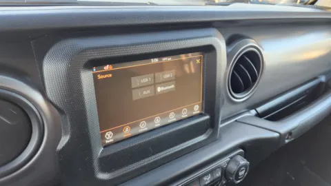 More photos of 2022 Jeep Gladiator Sport S at Auto Boutique Ohio, OH