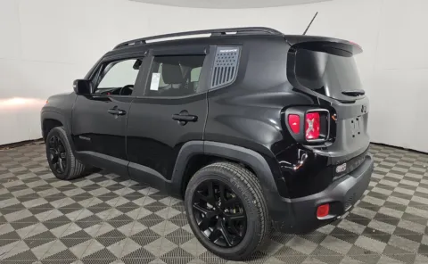 More photos of 2017 Jeep Renegade Altitude at Auto Boutique Ohio, OH
