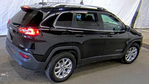 More photos of 2017 Jeep Cherokee Latitude at Auto Boutique Ohio, OH