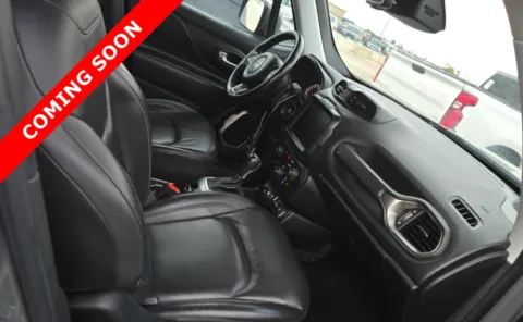 More photos of 2021 Jeep Renegade Limited at Auto Boutique Ohio, OH