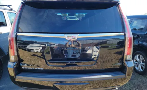 More photos of 2016 Cadillac Escalade Luxury Collection at Auto Boutique Ohio, OH