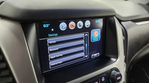 More photos of 2017 GMC Yukon XL SLT at Auto Boutique Ohio, OH