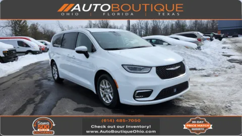 White 2023 Chrysler Pacifica Touring L for sale in Columbus, OH