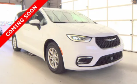 Another view of 2023 Chrysler Pacifica Touring L for sale in Columbus, OH at Auto Boutique Ohio