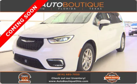 White 2023 Chrysler Pacifica Touring L for sale in Columbus, OH