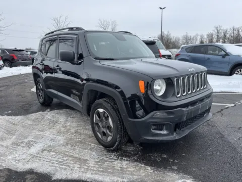 More photos of 2018 Jeep Renegade Sport at Auto Boutique Ohio, OH