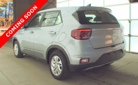 More photos of 2021 Hyundai Venue SE at Auto Boutique Ohio, OH