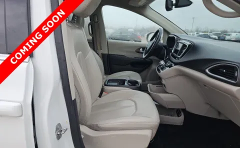 More photos of 2021 Chrysler Voyager LXI at Auto Boutique Ohio, OH