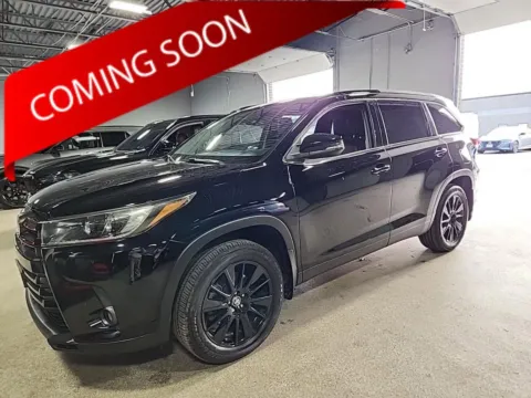 Black 2019 Toyota Highlander SE for sale in Columbus, OH