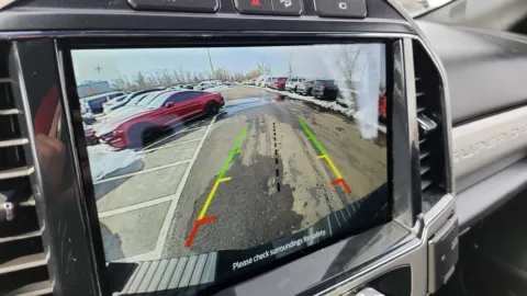 More photos of 2022 Ford Super Duty F-350 SRW LARIAT at Auto Boutique Ohio, OH