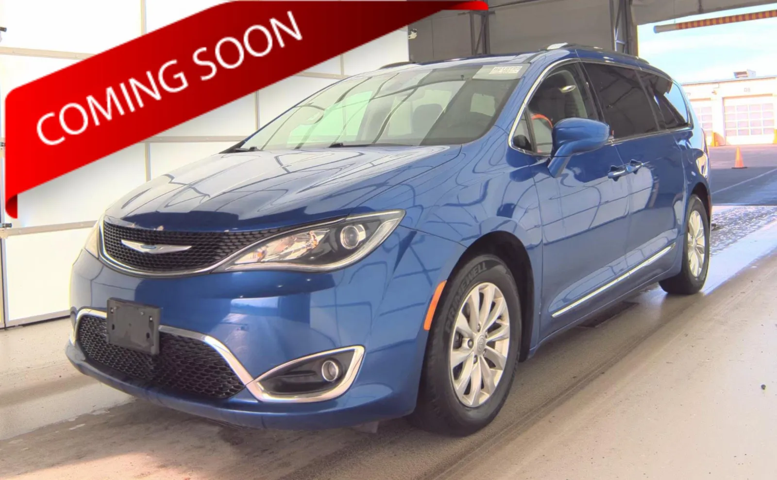 Blue 2018 Chrysler Pacifica Touring L for sale in Columbus, OH