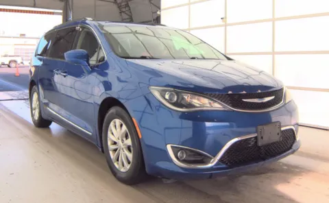 Another view of 2018 Chrysler Pacifica Touring L for sale in Columbus, OH at Auto Boutique Ohio