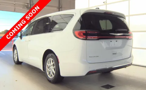 More photos of 2023 Chrysler Pacifica Touring L at Auto Boutique Ohio, OH