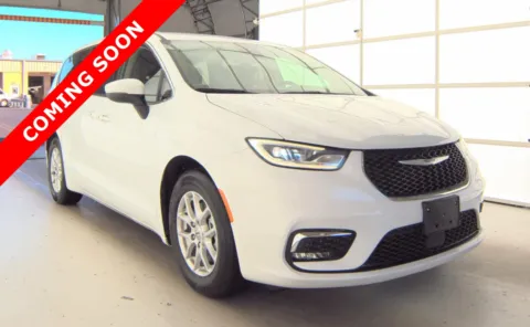 Another view of 2023 Chrysler Pacifica Touring L for sale in Columbus, OH at Auto Boutique Ohio