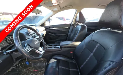More photos of 2023 Nissan Altima 2.5 SR at Auto Boutique Ohio, OH