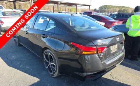 More photos of 2023 Nissan Altima 2.5 SR at Auto Boutique Ohio, OH