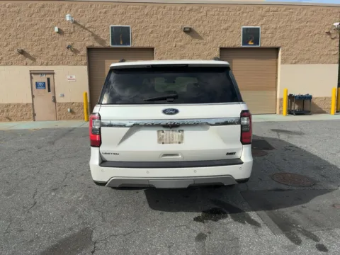 More photos of 2018 Ford Expedition Max Limited at Auto Boutique Ohio, OH