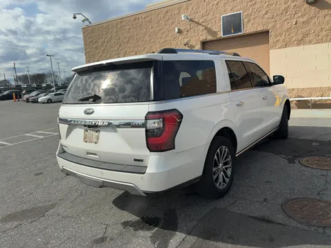 More photos of 2018 Ford Expedition Max Limited at Auto Boutique Ohio, OH