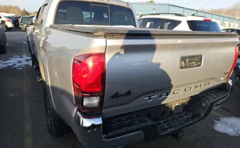 More photos of 2018 Toyota Tacoma SR5 at Auto Boutique Ohio, OH