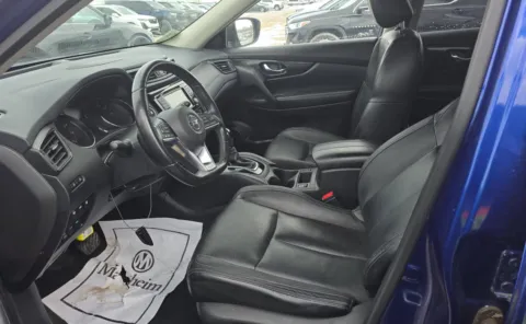 More photos of 2018 Nissan Rogue SL at Auto Boutique Ohio, OH