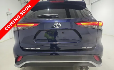 More photos of 2021 Toyota Highlander XSE at Auto Boutique Ohio, OH