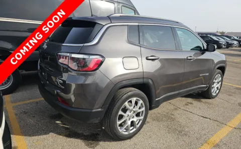 More photos of 2022 Jeep Compass Latitude Lux at Auto Boutique Ohio, OH