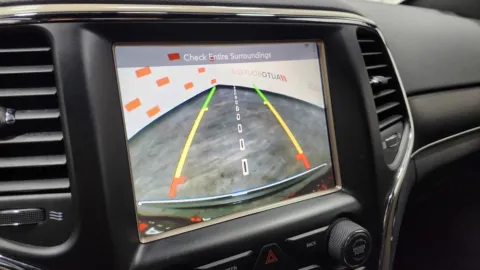 More photos of 2016 Jeep Grand Cherokee Limited at Auto Boutique Ohio, OH