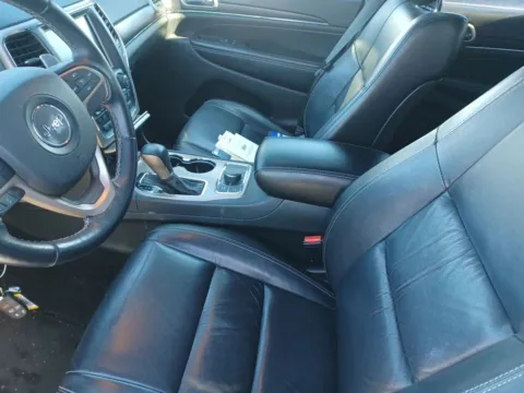 More photos of 2016 Jeep Grand Cherokee Limited at Auto Boutique Ohio, OH