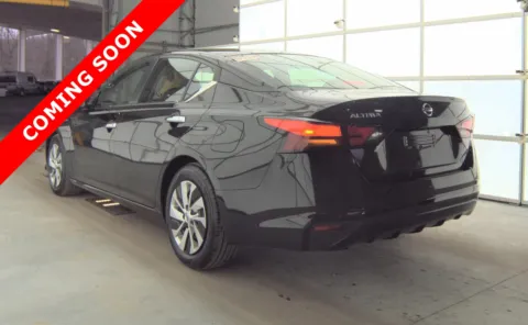 More photos of 2022 Nissan Altima 2.5 S at Auto Boutique Ohio, OH