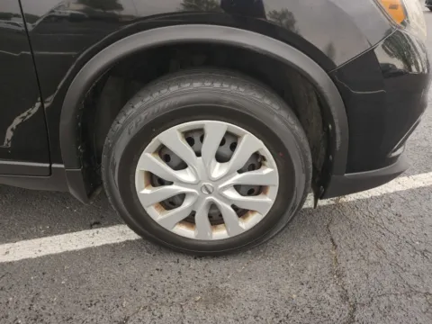 More photos of 2015 Nissan Rogue S at Auto Boutique Ohio, OH