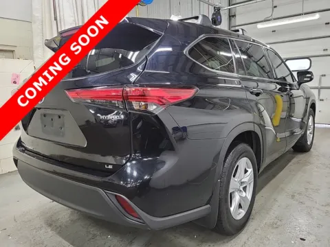 Another view of 2022 Toyota Highlander Hybrid LE for sale in Columbus, OH at Auto Boutique Ohio
