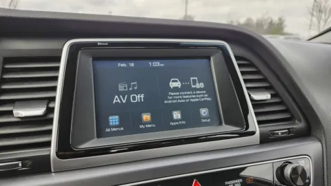 More photos of 2018 Hyundai Sonata SE at Auto Boutique Ohio, OH