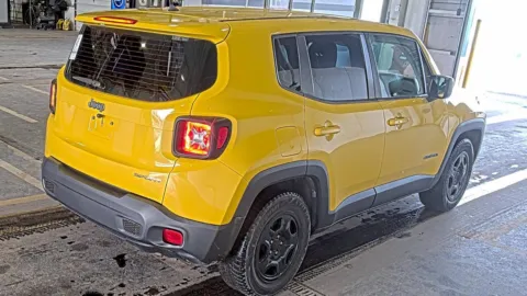 More photos of 2017 Jeep Renegade Sport at Auto Boutique Ohio, OH