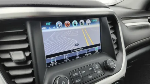 More photos of 2019 GMC Acadia SLT at Auto Boutique Ohio, OH