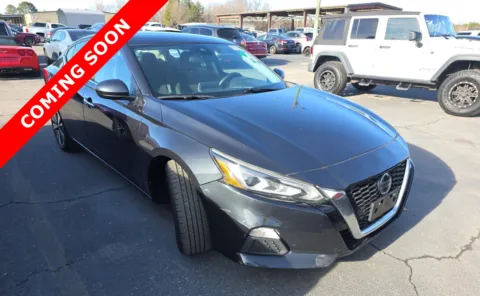 Another view of 2021 Nissan Altima 2.5 SV for sale in Columbus, OH at Auto Boutique Ohio