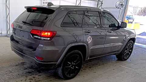 More photos of 2018 Jeep Grand Cherokee Altitude at Auto Boutique Ohio, OH