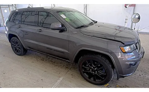 Another view of 2018 Jeep Grand Cherokee Altitude for sale in Columbus, OH at Auto Boutique Ohio