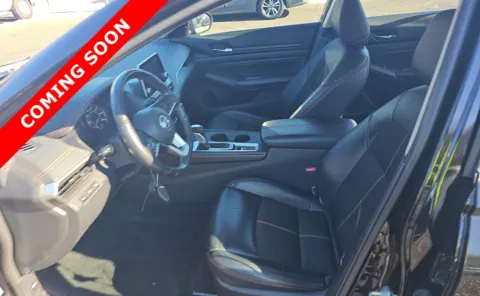 More photos of 2022 Nissan Altima 2.5 SR at Auto Boutique Ohio, OH