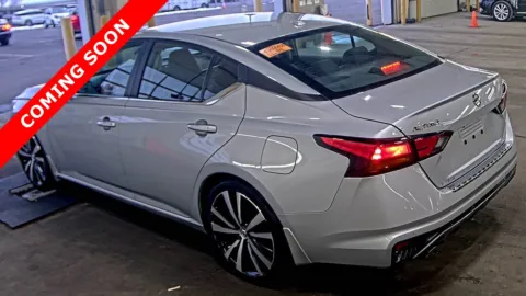 More photos of 2021 Nissan Altima 2.5 SR at Auto Boutique Ohio, OH