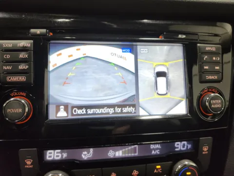 More photos of 2016 Nissan Rogue SL at Auto Boutique Ohio, OH