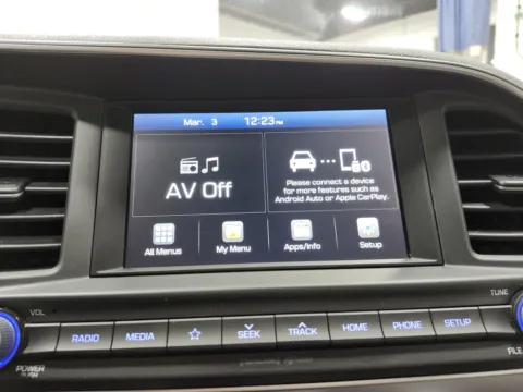 More photos of 2020 Hyundai Elantra SEL at Auto Boutique Ohio, OH