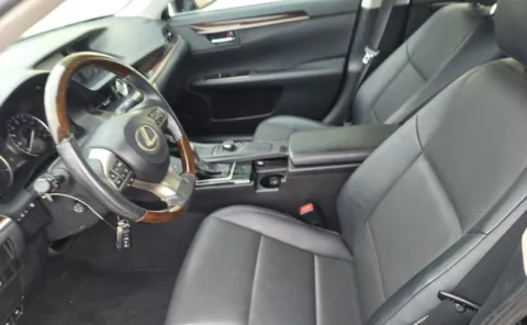 More photos of 2016 Lexus ES 350 at Auto Boutique Ohio, OH