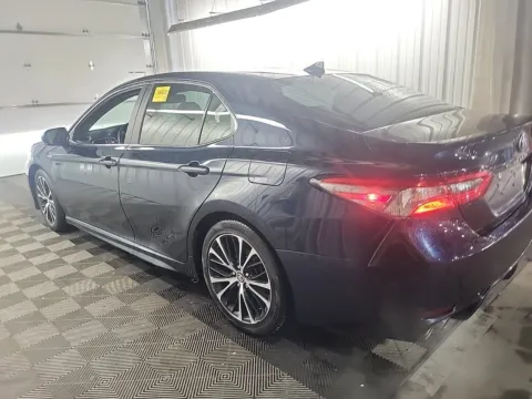 Another view of 2018 Toyota Camry Hybrid SE for sale in Columbus, OH at Auto Boutique Ohio