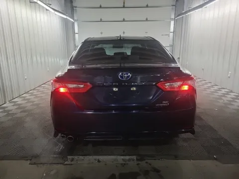 More photos of 2018 Toyota Camry Hybrid SE at Auto Boutique Ohio, OH