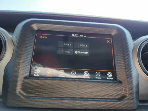 More photos of 2021 Jeep Gladiator Sport S at Auto Boutique Ohio, OH