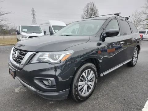 More photos of 2020 Nissan Pathfinder SV at Auto Boutique Ohio, OH