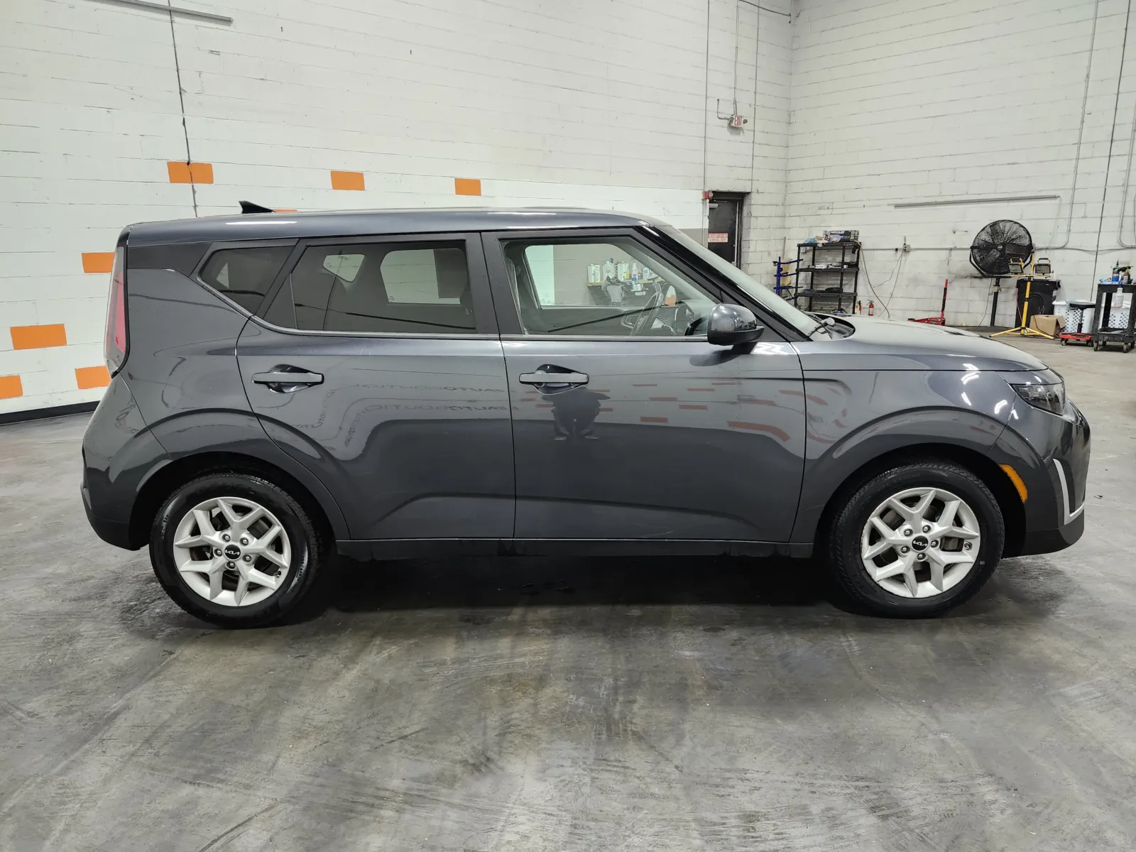 2023 Kia Soul LX - Photo 17